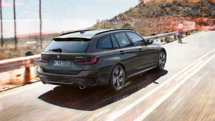 Nuova BMW Serie 3 Touring, più spazio alla sportività